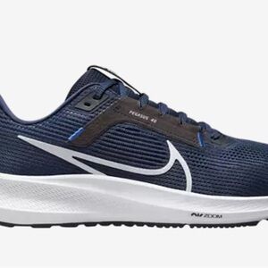 Nike Air Zoom Pegasus 40 men’s gymshoes/size 11.5/NWOT